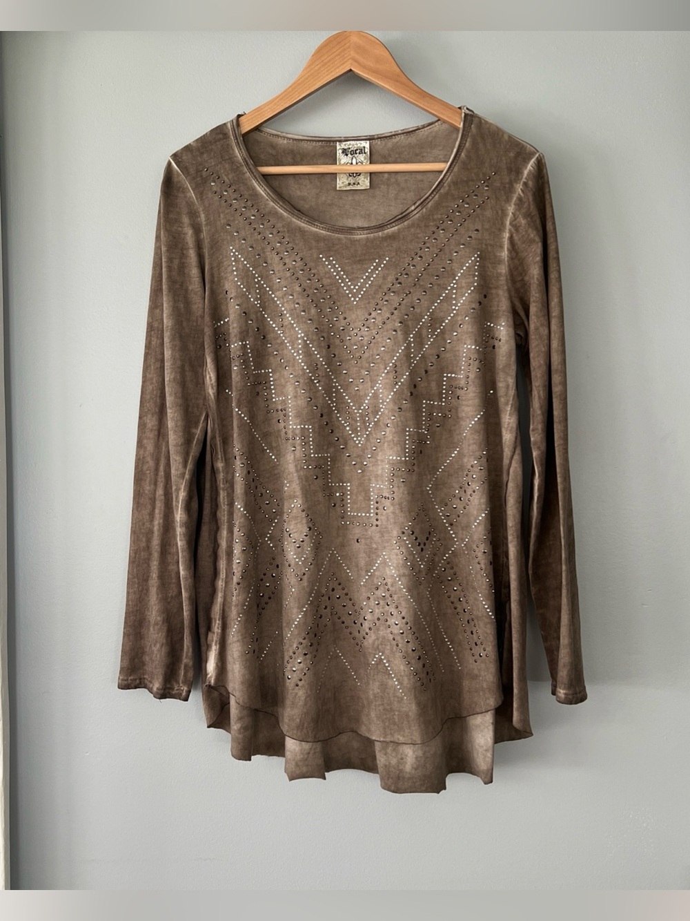 Vocal Made in USA Women’s Medium Brown Studded Rhinestone 100% Cotton Tunic Top